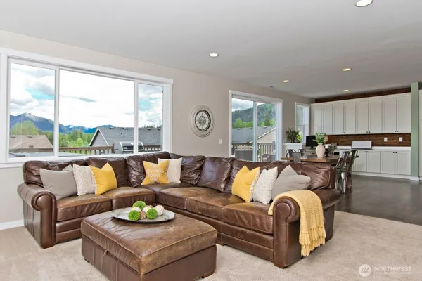 $4,800 | 9216 Brinkley Avenue Southeast, Snoqualmie, WA 98065