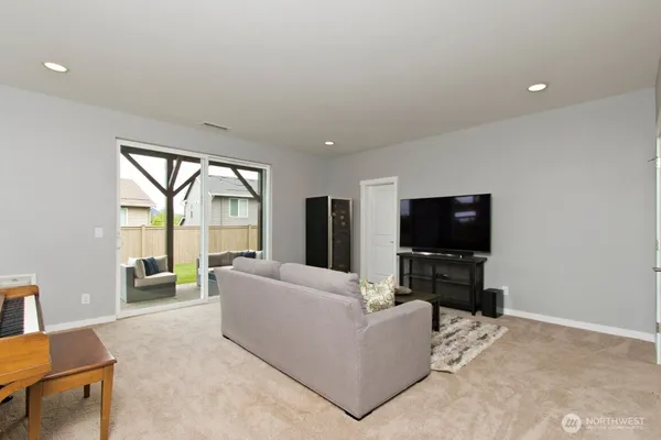 $4,800 | 9216 Brinkley Avenue Southeast, Snoqualmie, WA 98065