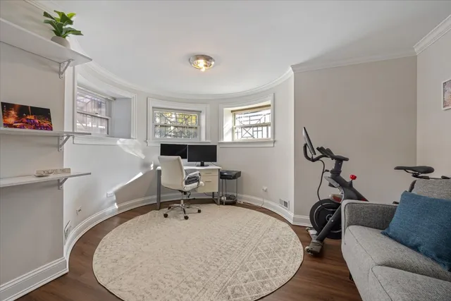 $675,000 | 533 West Belmont Avenue, Unit 1, Chicago, IL 60657