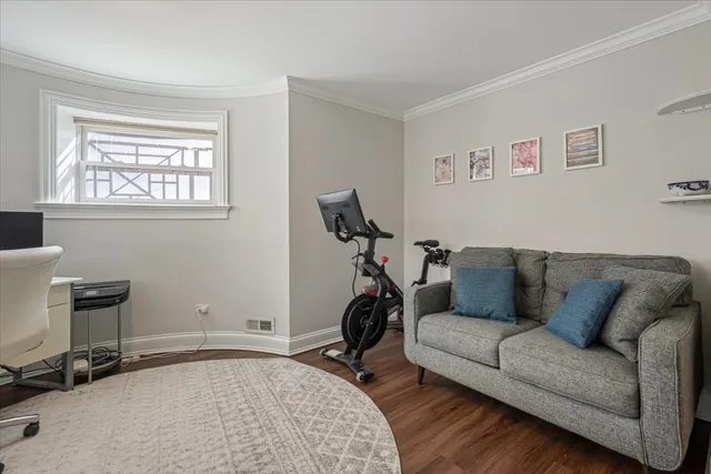 $675,000 | 533 West Belmont Avenue, Unit 1, Chicago, IL 60657