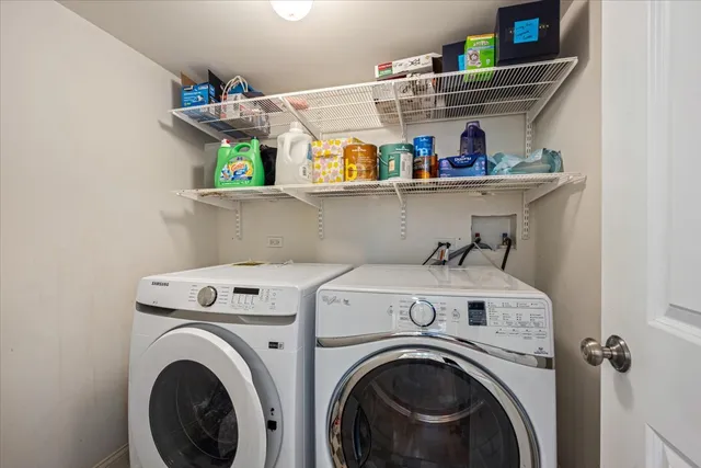 $675,000 | 533 West Belmont Avenue, Unit 1, Chicago, IL 60657