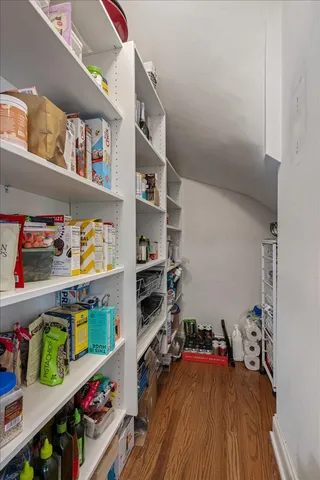 $675,000 | 533 West Belmont Avenue, Unit 1, Chicago, IL 60657