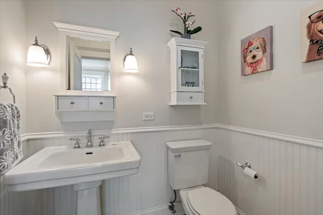 $675,000 | 533 West Belmont Avenue, Unit 1, Chicago, IL 60657