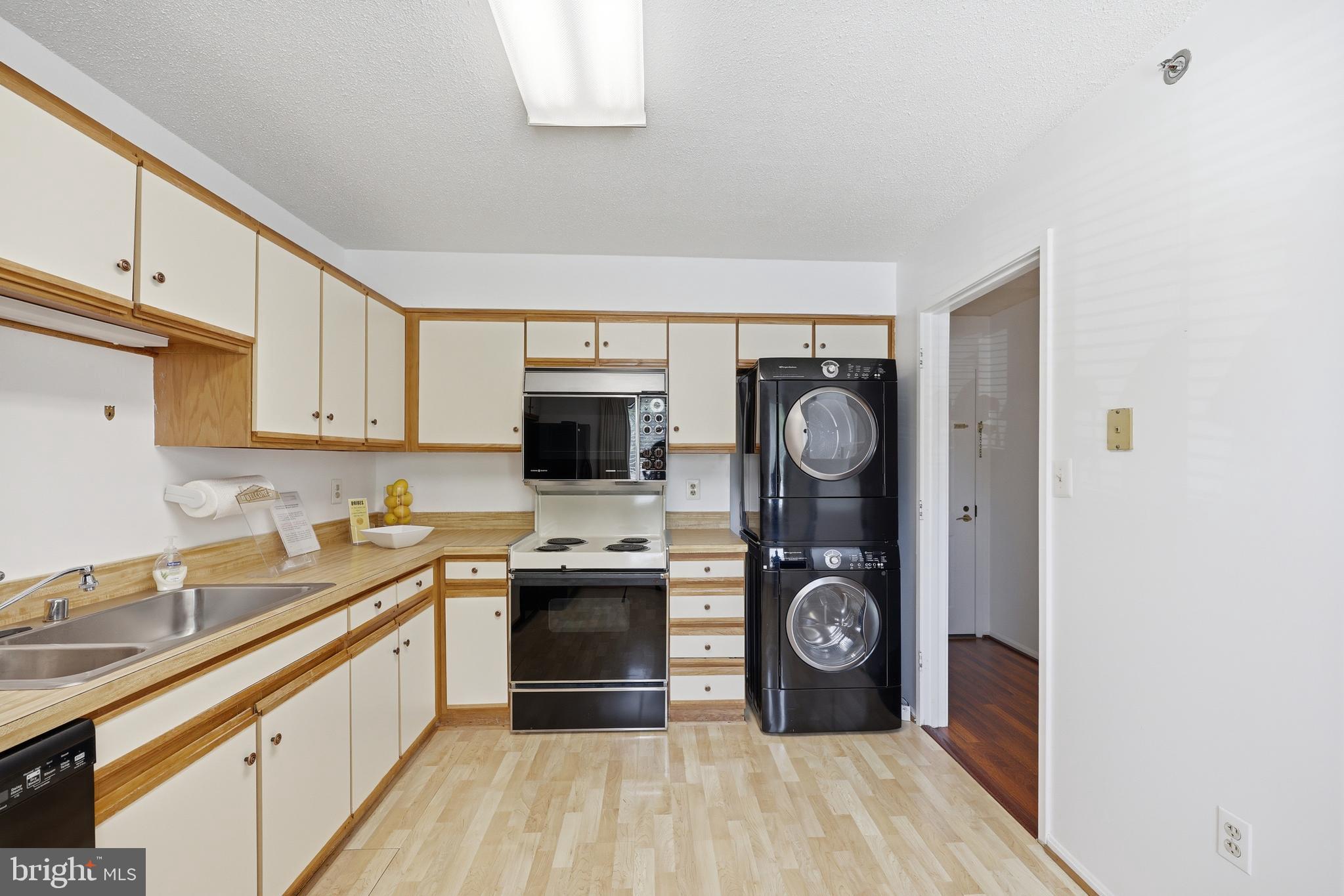 3330 North Leisure World Boulevard, Unit 5109 Silver Spring, MD 20906 - Photo 8 of 44 Kitchen