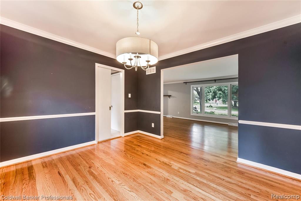 29870 Fox Grove Road Farmington, MI 48334 - Photo 12 of 35