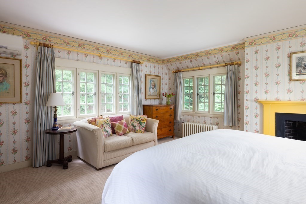 120 Codman Road Brookline, MA 02445 - Photo 13 of 22