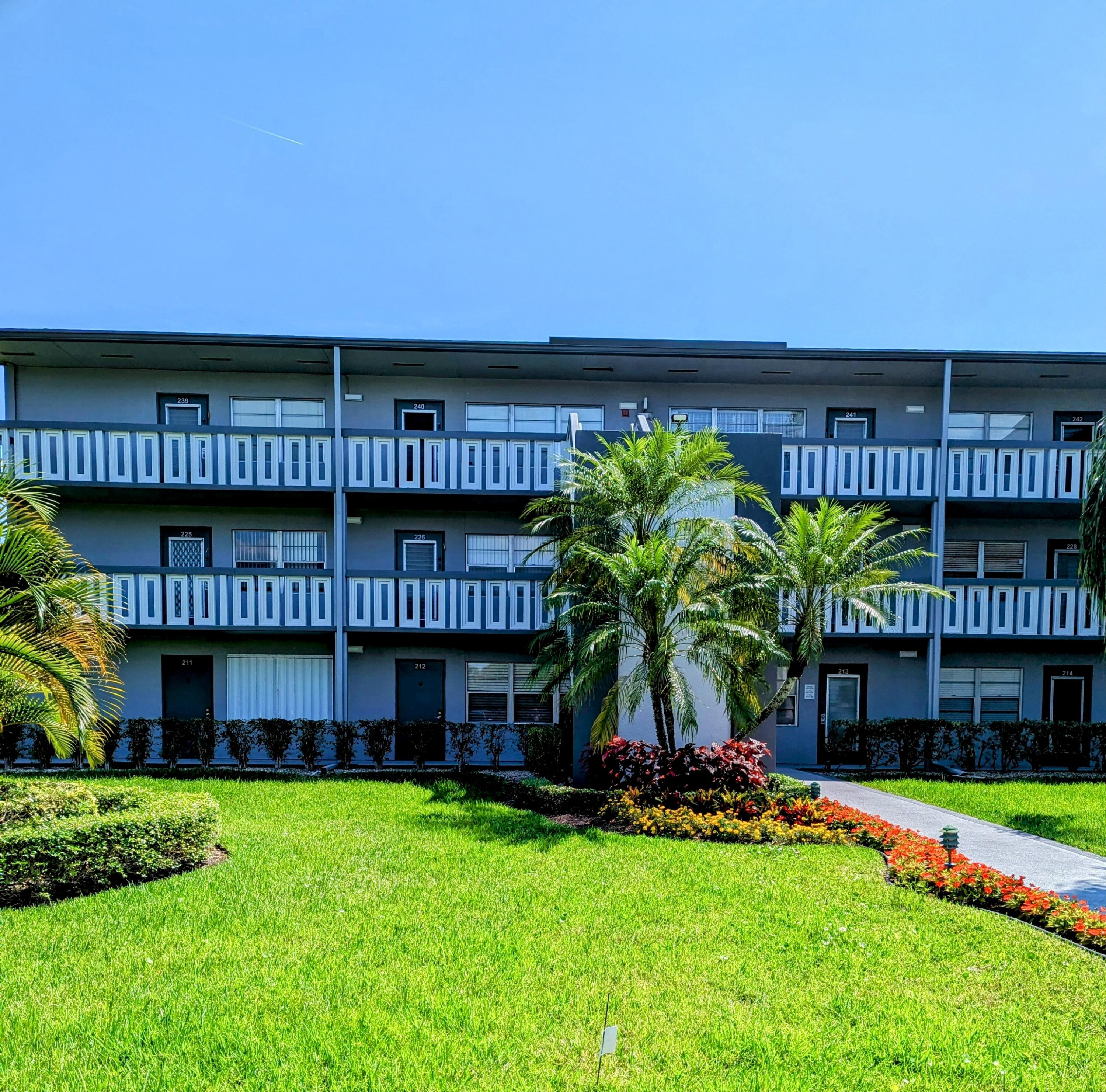 243 Suffolk F, Unit 243 Boca Raton, FL 33434 - Photo 1 of 26 Lovely Landscaping