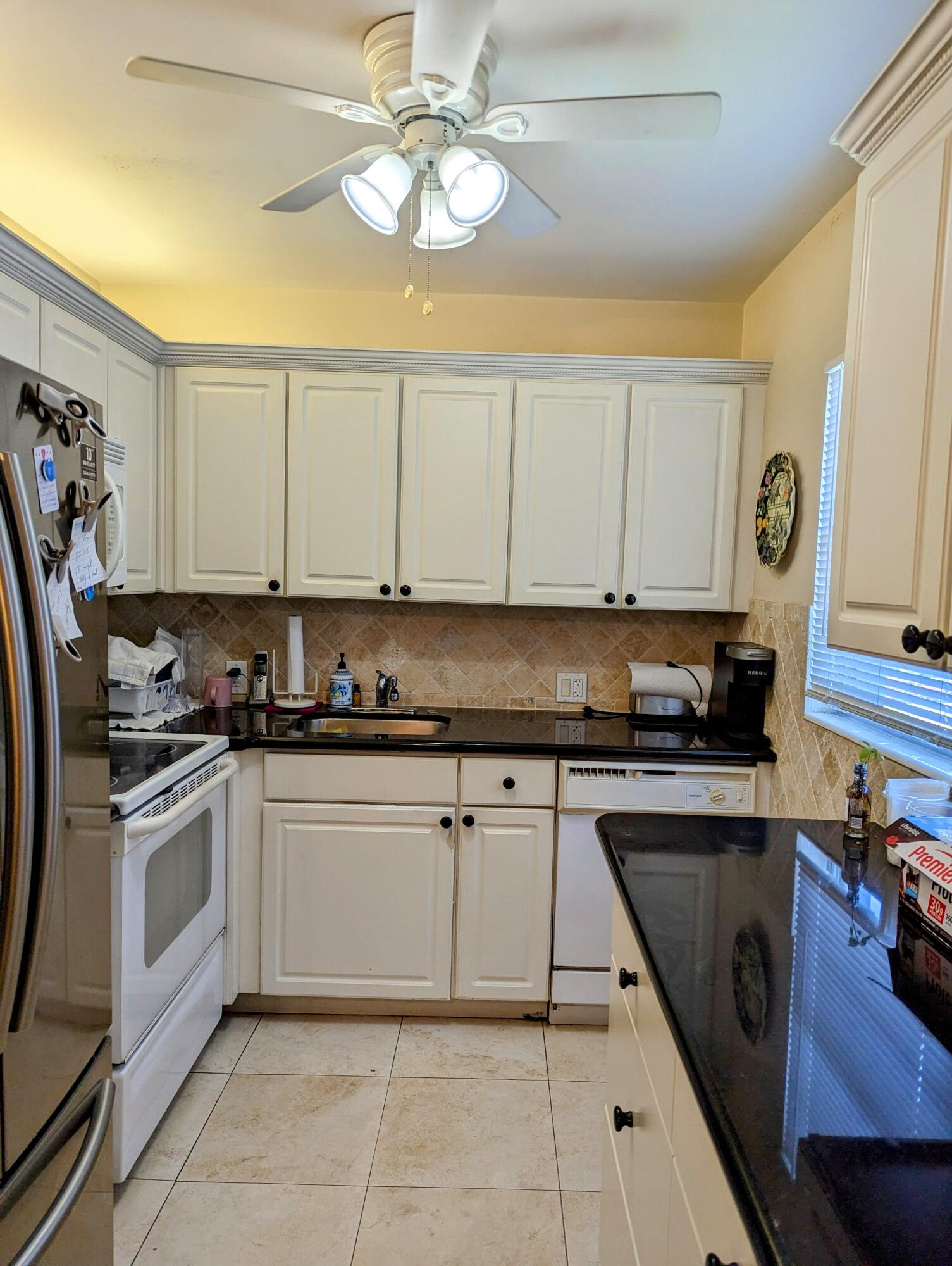 243 Suffolk F, Unit 243 Boca Raton, FL 33434 - Photo 4 of 26 PXL_20230403_181812326.MP_2