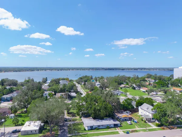 $250,000 | 657 Ave C Southwest, Winter Haven, FL 33880