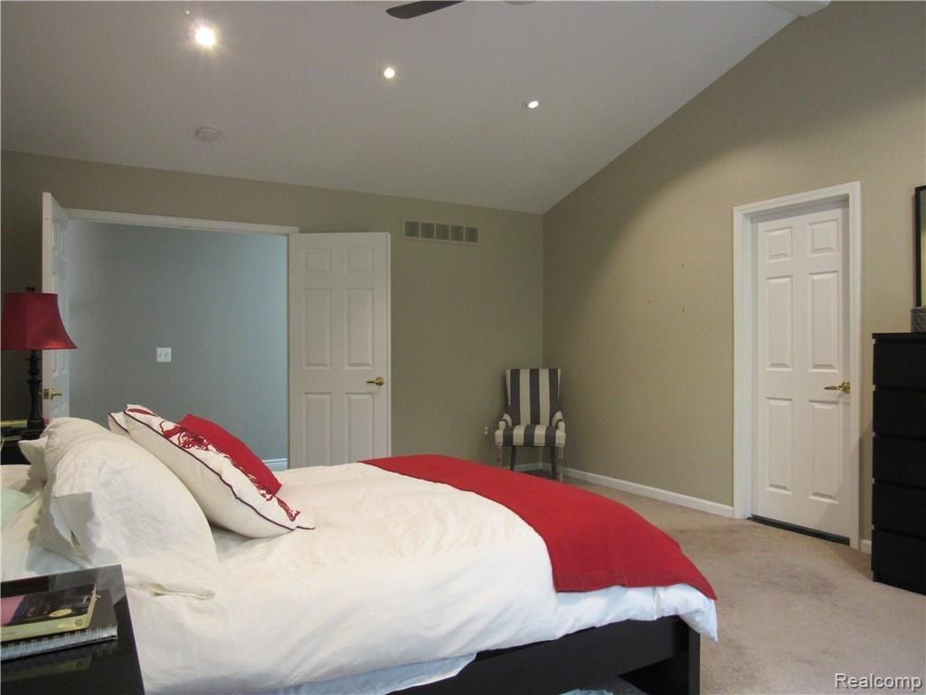 3853 Beechcrest Road Rochester Hills, MI 48309 - Photo 21 of 55