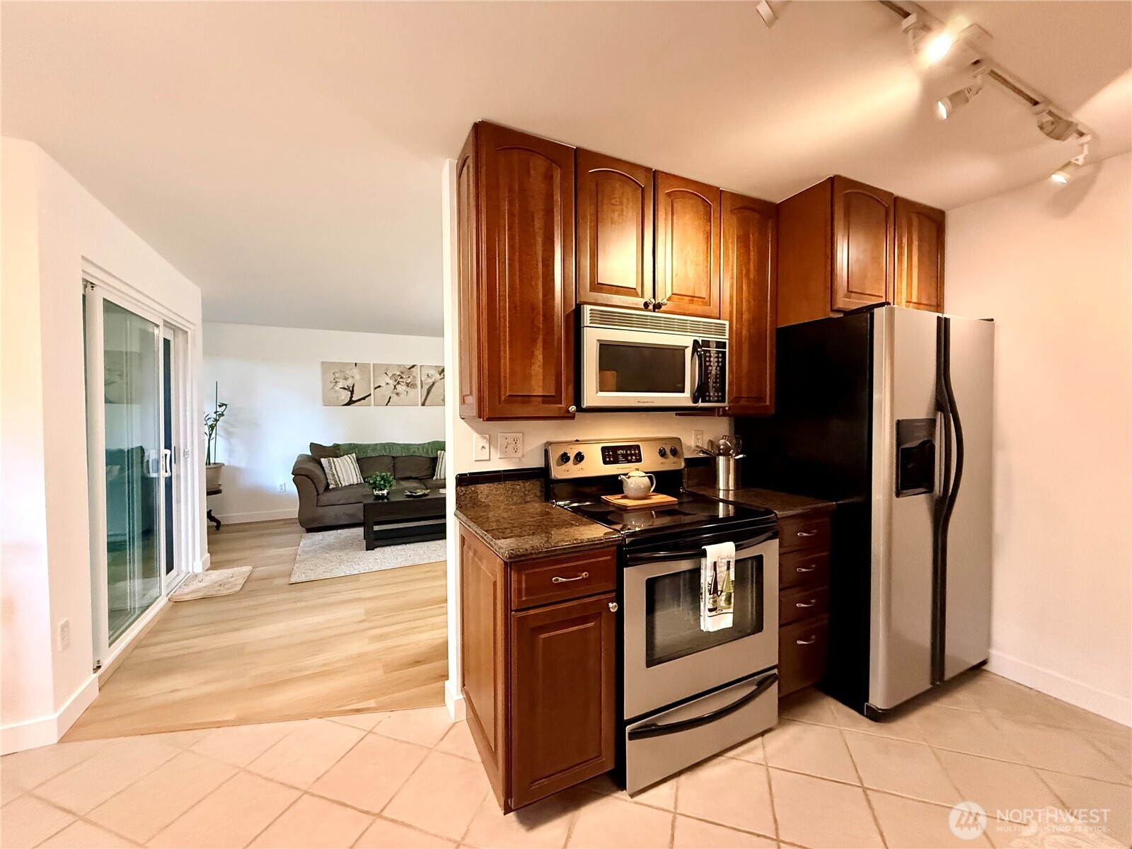 7901 196th Street Southwest, Unit 12 Edmonds, WA 98026 - Photo 14 of 35