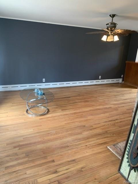 24105 Berg Road Southfield, MI 48033 - Photo 5 of 13 Living Room
