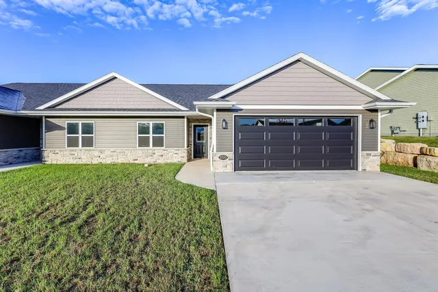 $339,000 | 2510 Stoney Brook Court, Manitowoc, WI 54220