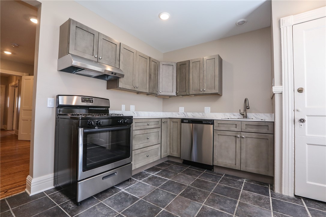 739 University Avenue, Unit DOWN Rochester, NY 14607 - Photo 15 of 24