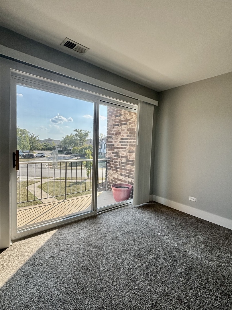 14949 Lake View Drive, Unit 204 Orland Park, IL 60462 - Photo 4 of 19