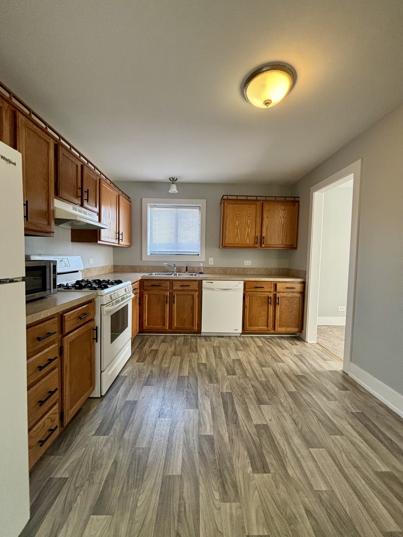 14949 Lake View Drive, Unit 204 Orland Park, IL 60462 - Photo 6 of 19