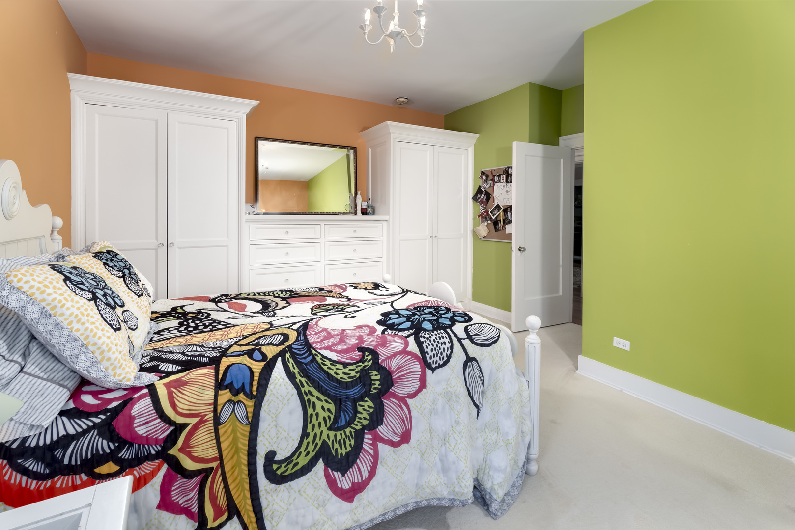 1111 Sheridan Road Wilmette, IL 60091 - Photo 48 of 76 a bed room with a bed and a bed