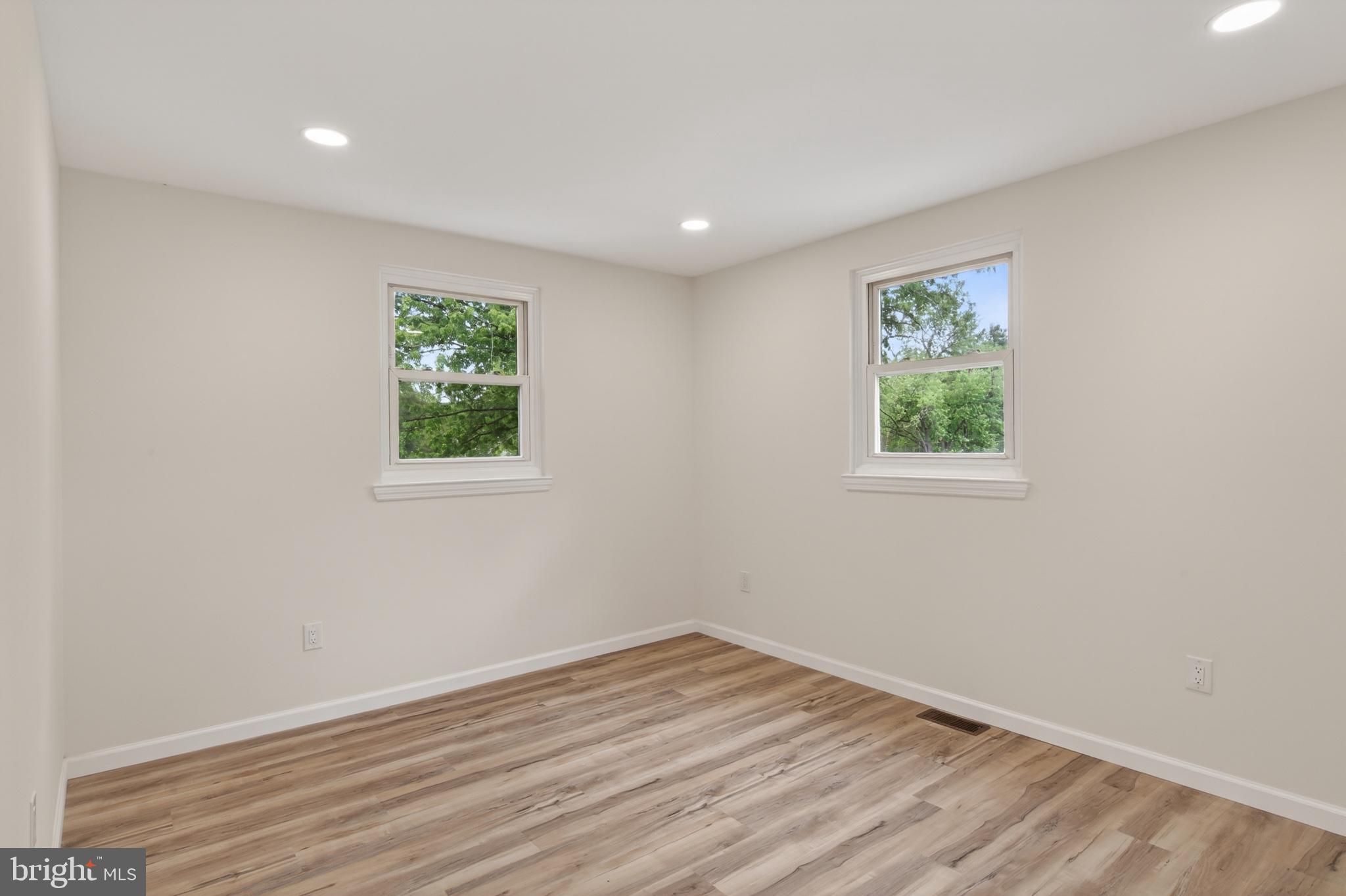 501 Hemlock Road Flourtown, PA 19031 - Photo 20 of 47 Bright and airy blank canvas room.