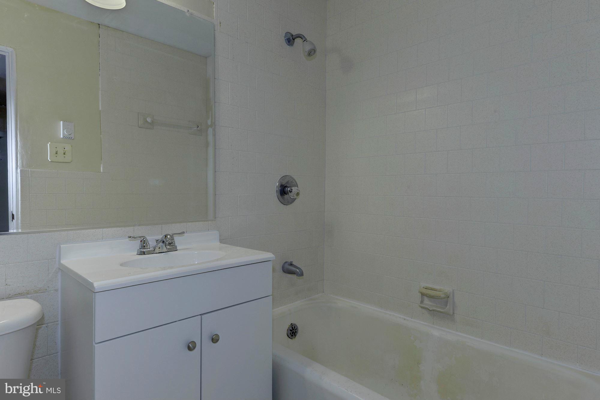 19 Ridge Road, Unit B Greenbelt, MD 20770 - Photo 25 of 30 Bath