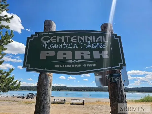$325,000 | 3408 Avocet Court, Island Park, ID 83429