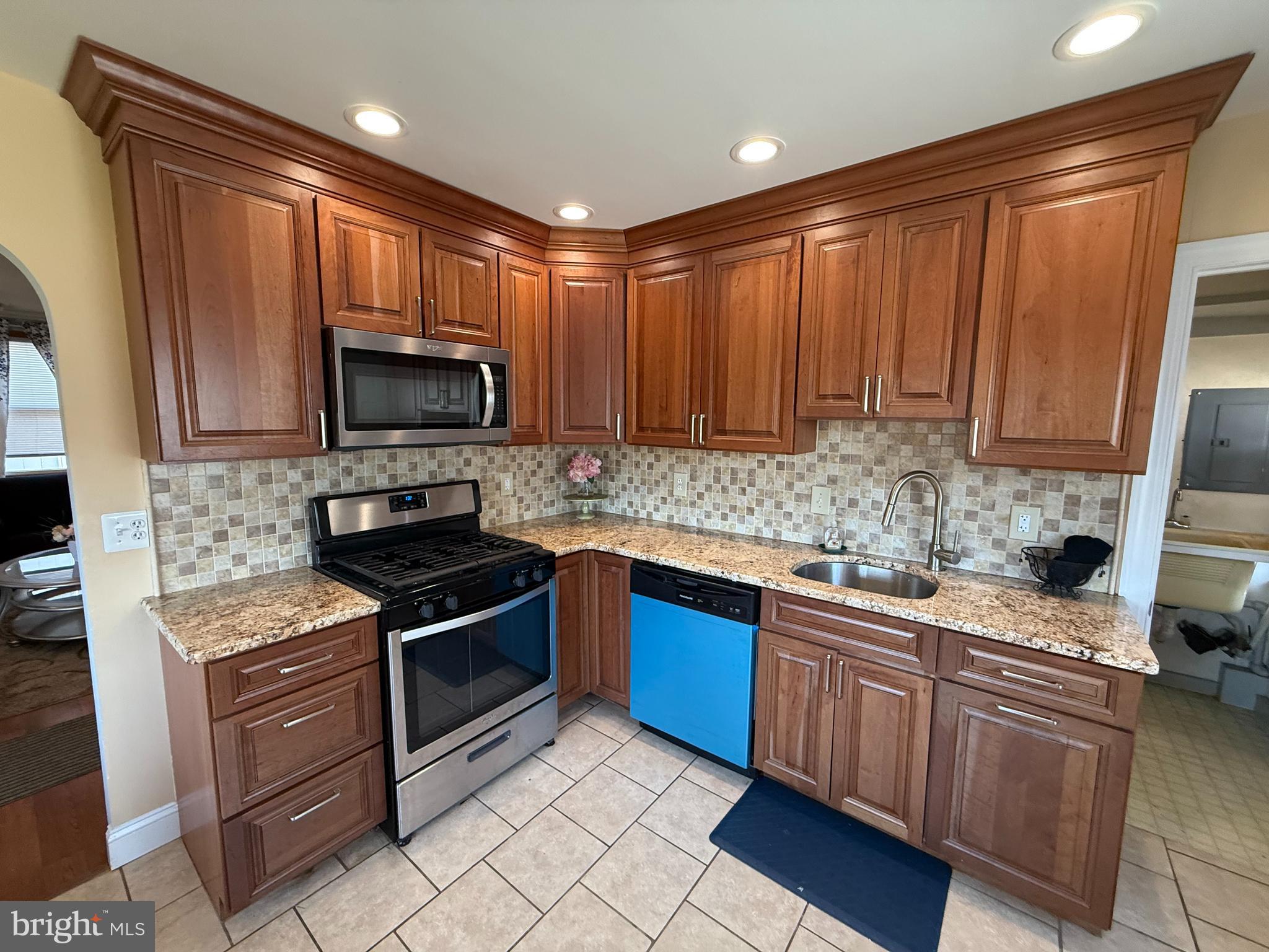 1005 Ripley Street Philadelphia, PA 19111 - Photo 6 of 33 Gallery Image 6