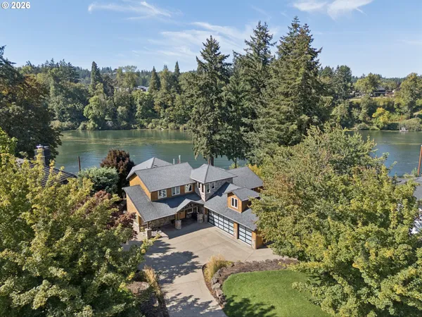 $2,099,900 | 24649 Northeast Butteville Road, Aurora, OR 97002