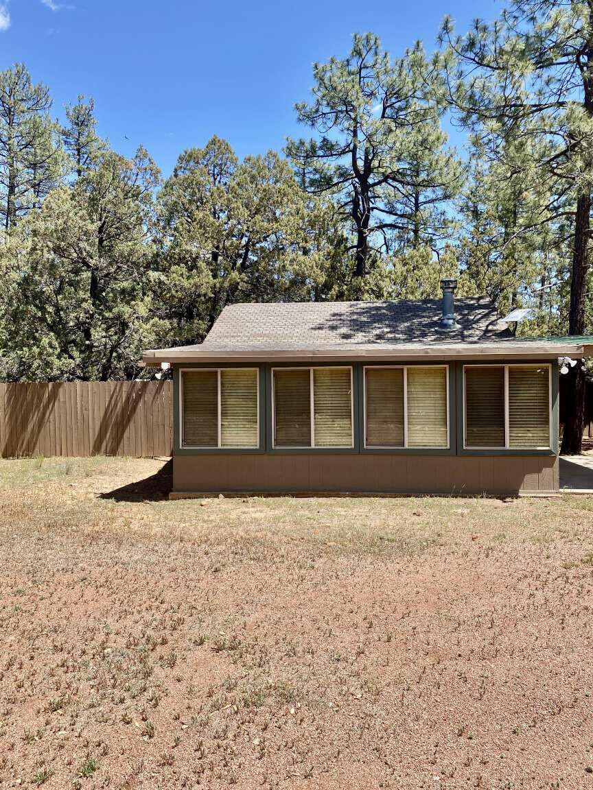 167 South Ranch Lane Payson, AZ 85541 - Photo 2 of 40 a front view of a house with a yard