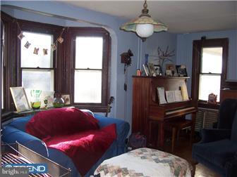 1760 New London Road Landenberg, PA 19350 - Photo 2 of 12 Living Room