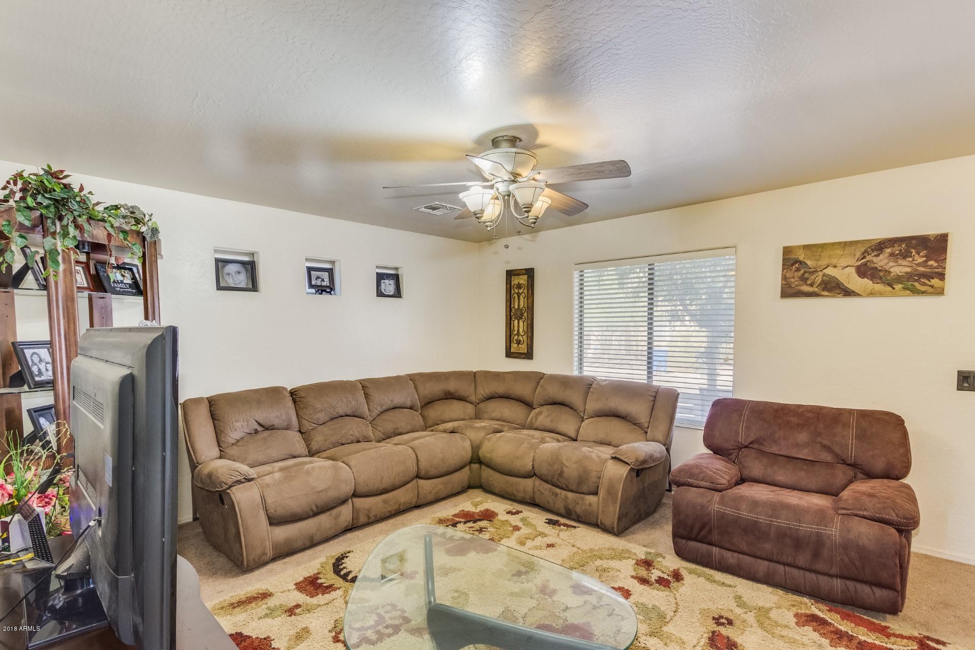 3727 West Fremont Rd. Phoenix, AZ 85041 - Photo 5 of 23 4e2bd20e990d7b0e2733dc6c0f6871c9