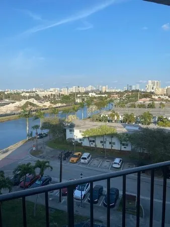 $1,600 | 16450 Miami Drive, Unit 704, North Miami Beach, FL 33162
