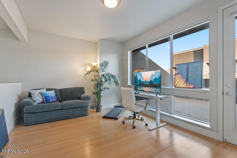 374 State Street Reno, NV 89501 - Photo 10 of 16 a living room with furniture and a potted plant