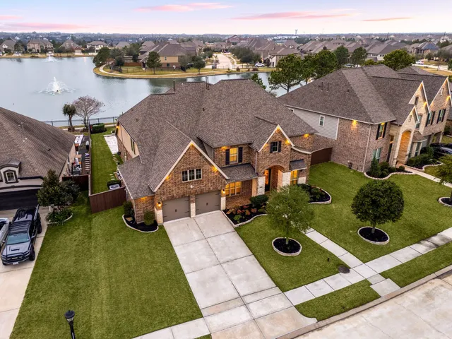 $925,000 | 10703 William Pass Lane, Cypress, TX 77433