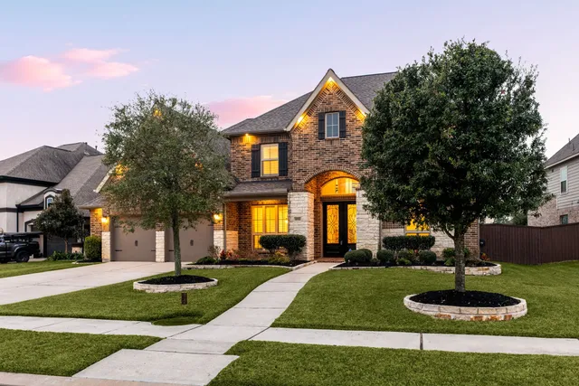 $925,000 | 10703 William Pass Lane, Cypress, TX 77433