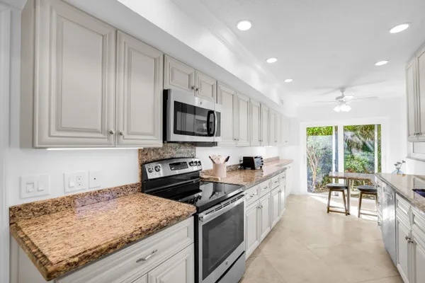 $5,000 | 4161 U.S. Highway 1, Unit I2, Jupiter, FL 33477