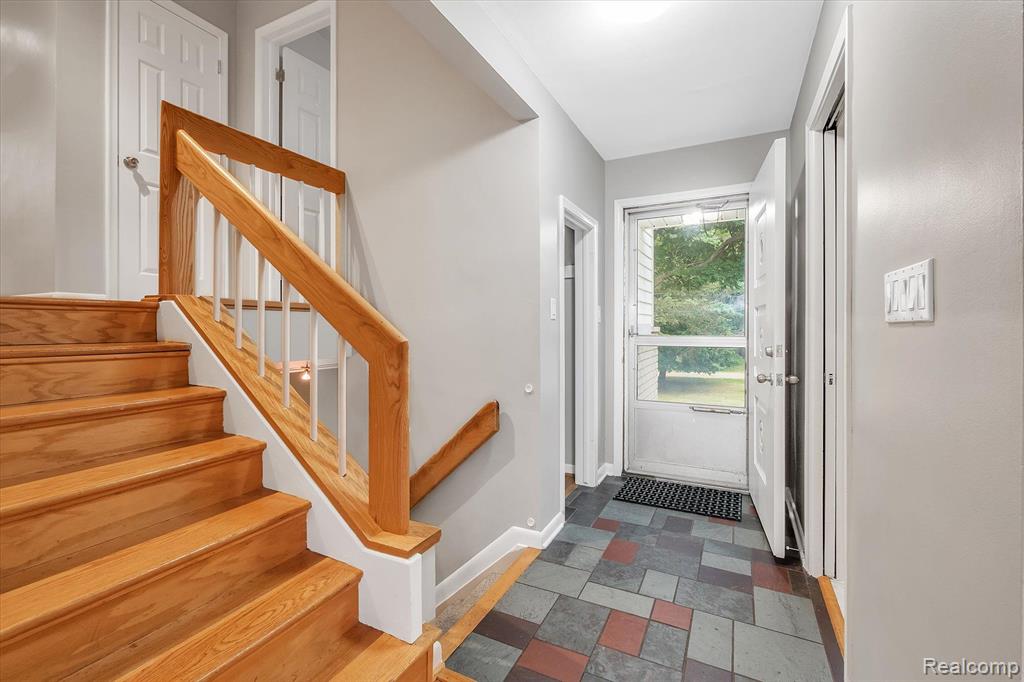 30540 Pear Ridge Farmington Hills, MI 48334 - Photo 6 of 66