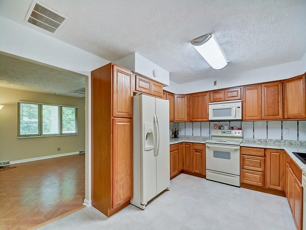 234 Bennington Road Indianapolis, IN 46227 - Photo 6 of 25 Gallery Image 6