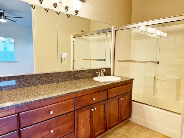 $429,000 | 510 Stonehaven Drive, Los Banos, CA 93635