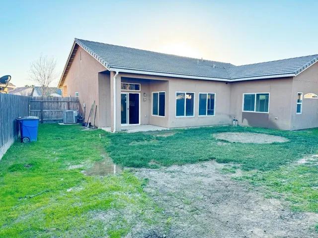 $429,000 | 510 Stonehaven Drive, Los Banos, CA 93635