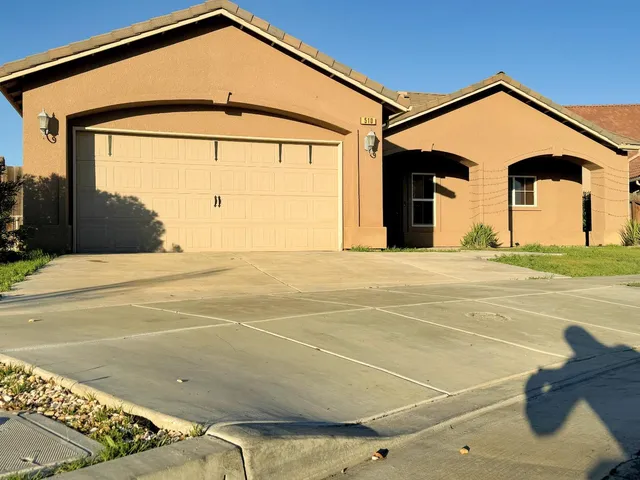 $429,000 | 510 Stonehaven Drive, Los Banos, CA 93635
