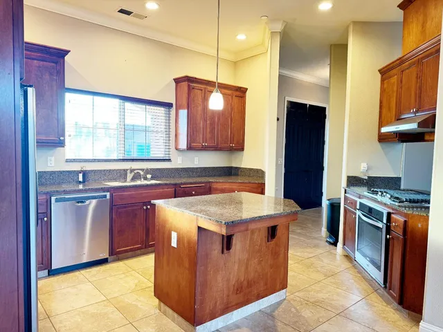 $429,000 | 510 Stonehaven Drive, Los Banos, CA 93635