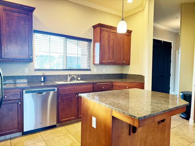 $429,000 | 510 Stonehaven Drive, Los Banos, CA 93635