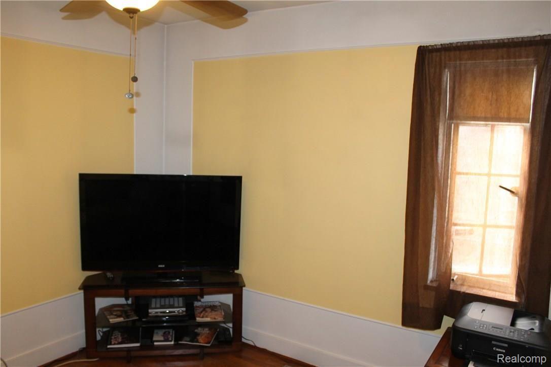 5274 Balfour Road Detroit, MI 48224 - Photo 15 of 21 11.jpg