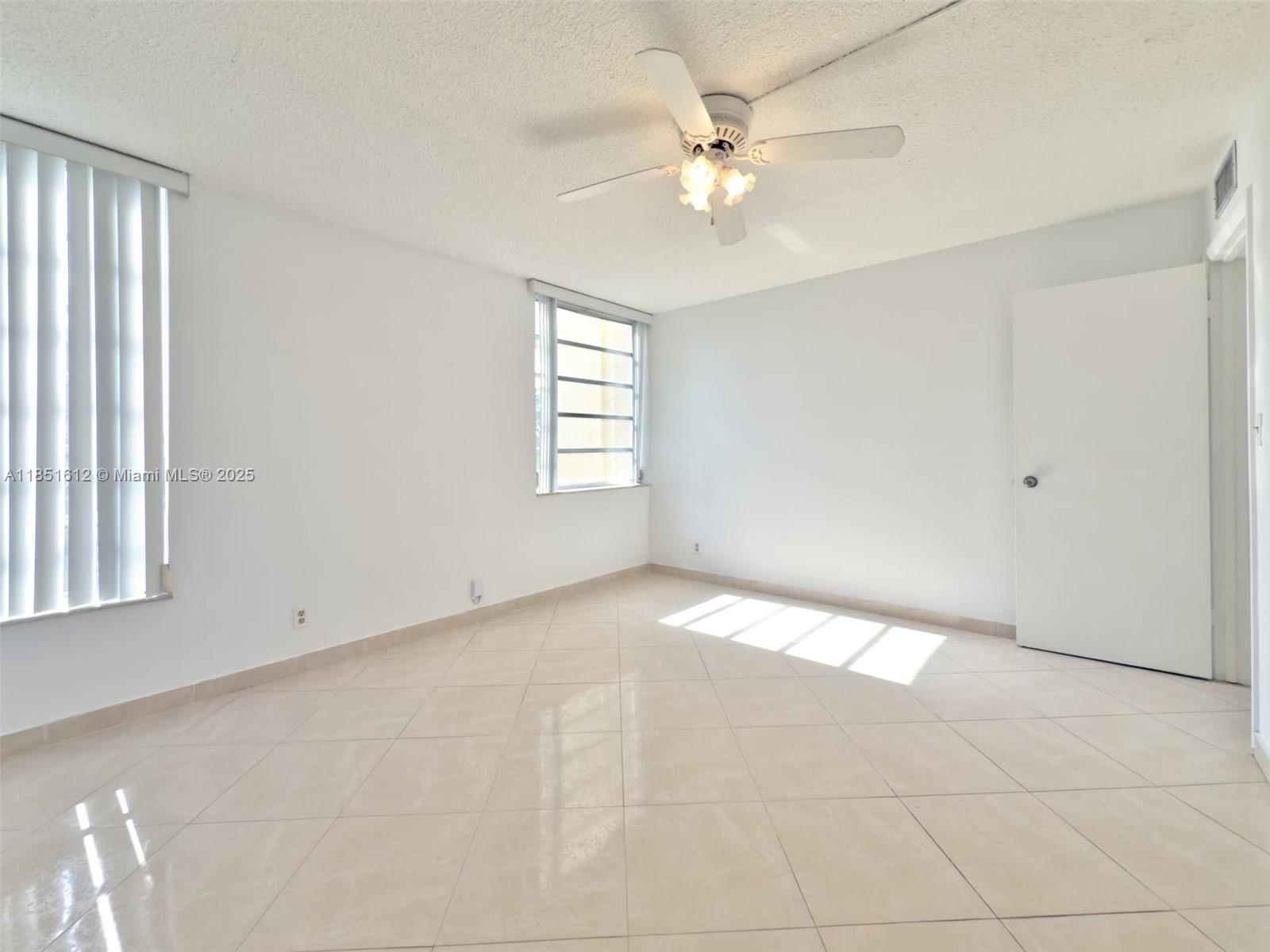 942 Northeast 199th Street, Unit 302 Miami, FL 33179 - Photo 13 of 23