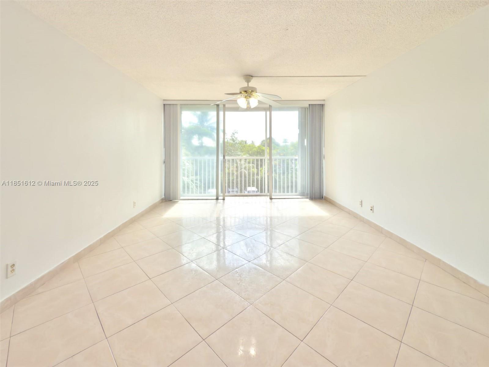 942 Northeast 199th Street, Unit 302 Miami, FL 33179 - Photo 16 of 23