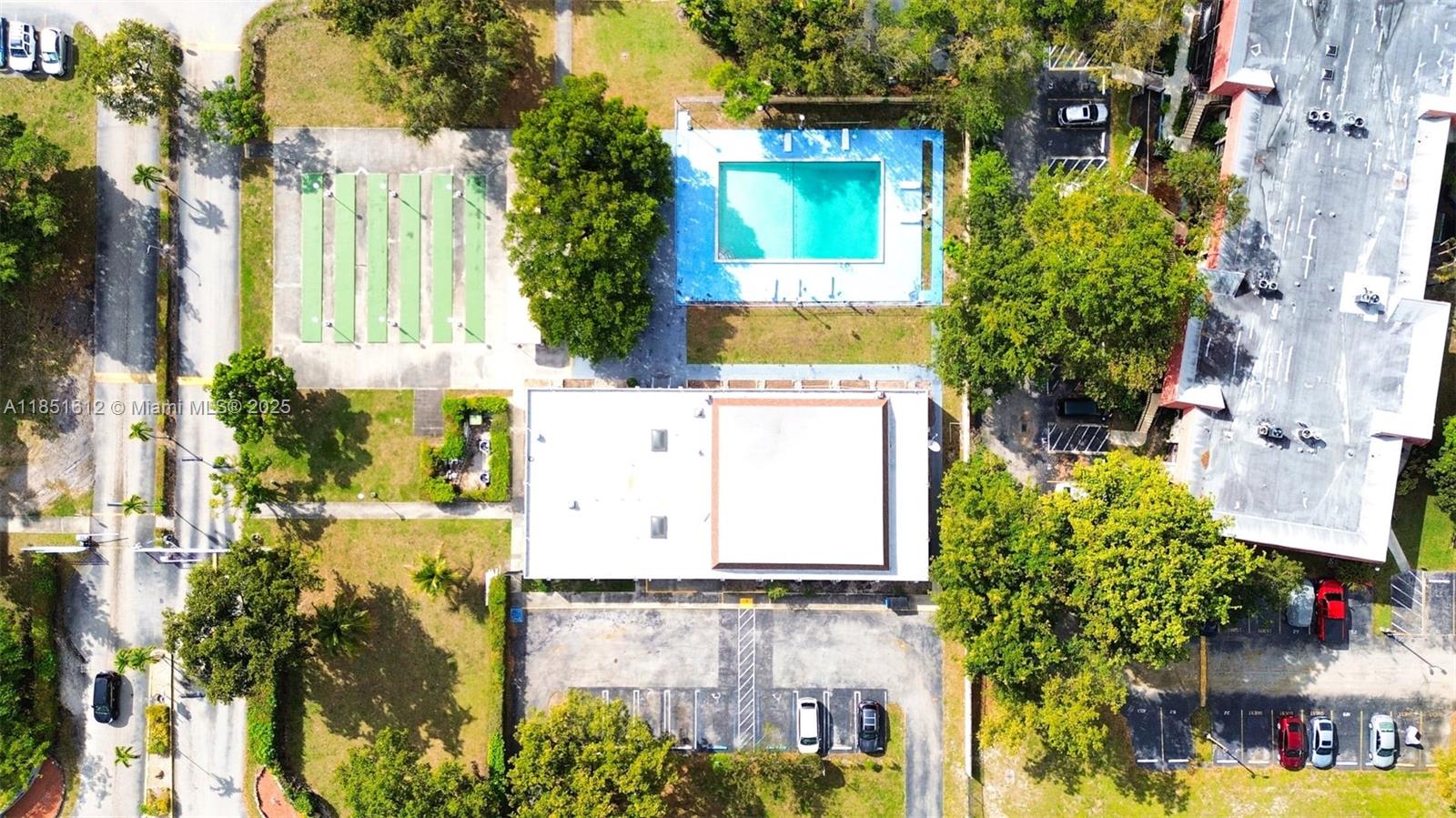 942 Northeast 199th Street, Unit 302 Miami, FL 33179 - Photo 23 of 23