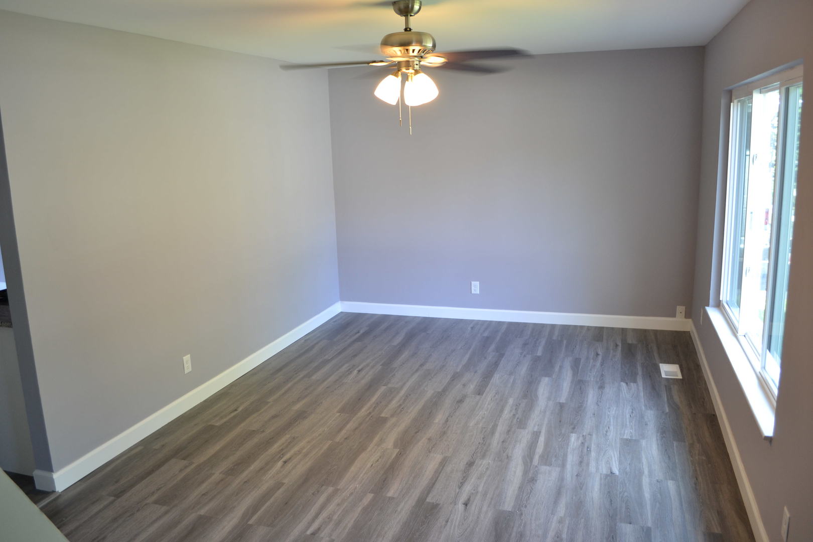 337 Rockhurst Road Bolingbrook, IL 60440 - Photo 3 of 22