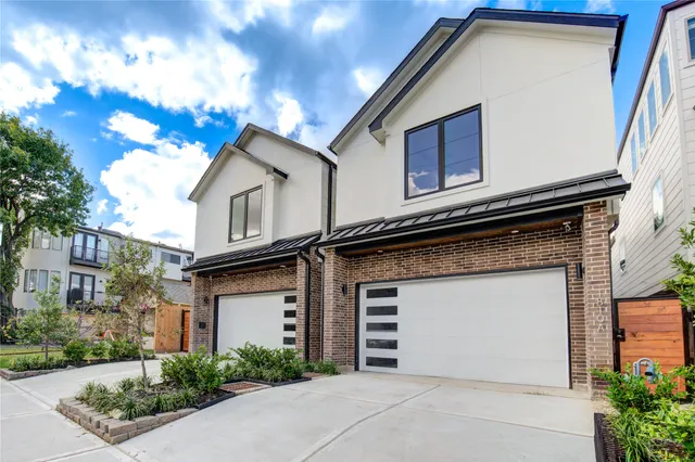 a house view with a outdoor space