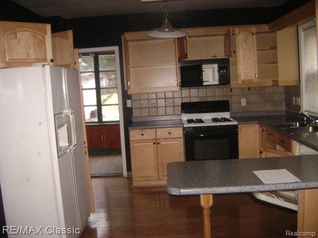 2440 Oxford Road Berkley, MI 48072 - Photo 2 of 6 DSC00003