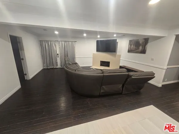 $6,675 | 19150 Topham Street, Tarzana, CA 91356