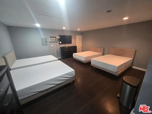 $6,675 | 19150 Topham Street, Tarzana, CA 91356